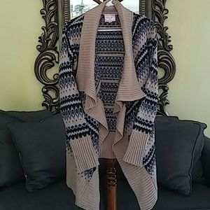 Romeo & Juliet poncho vest tribal .  Size M.